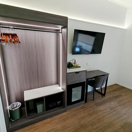 Ramada By Wyndham Cairns City Centre-2